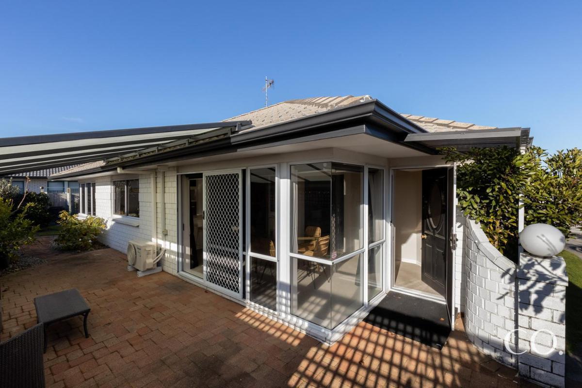 Pavilion Beachfront Apartments Mount Maunganui Exterior foto